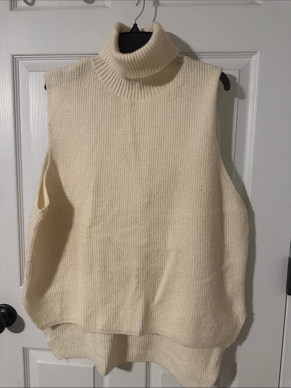 Double Zero Cream Sleeveless Turtleneck Knit Vest
